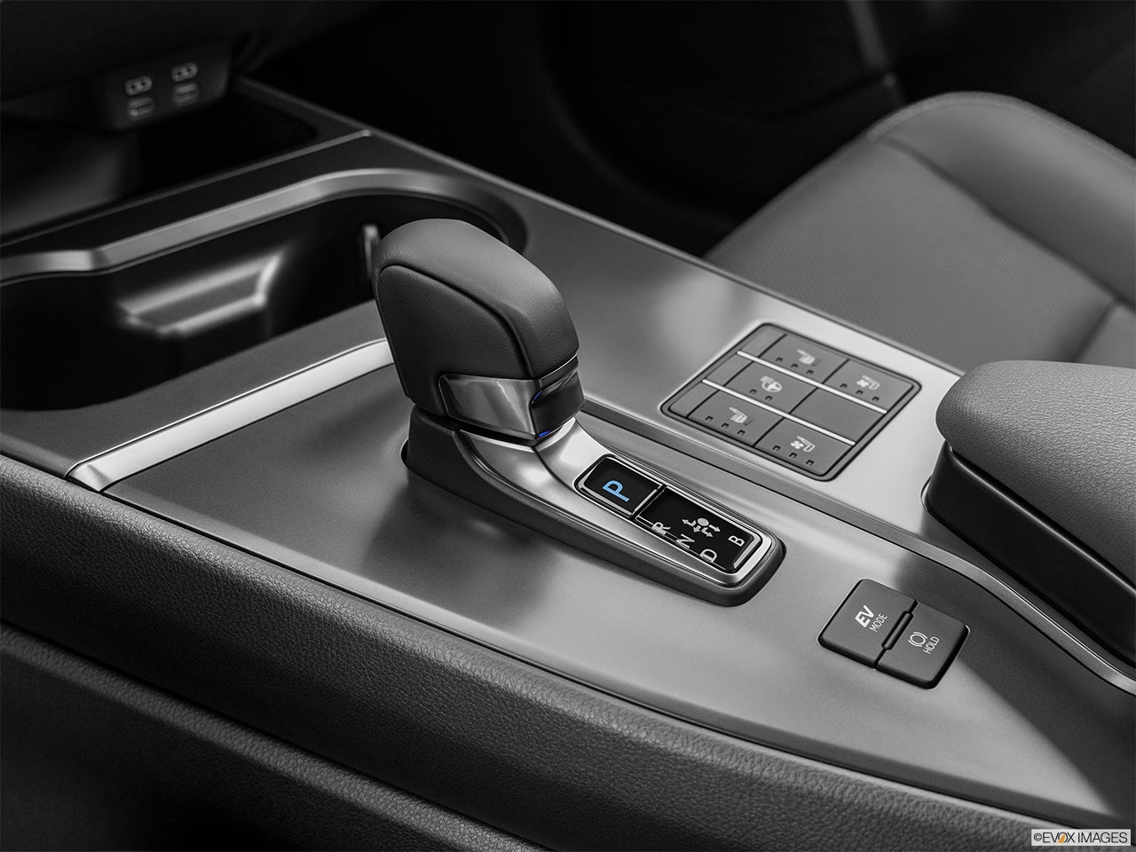 2026 Lexus UX 300h photo