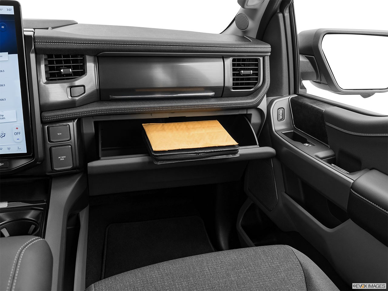 2024 Ford F-150 Lightning photo