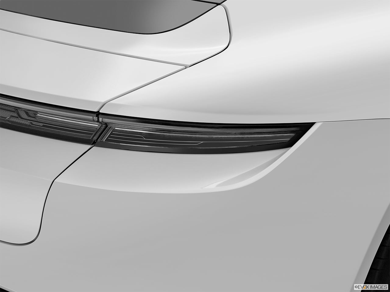 2025 Porsche Taycan photo