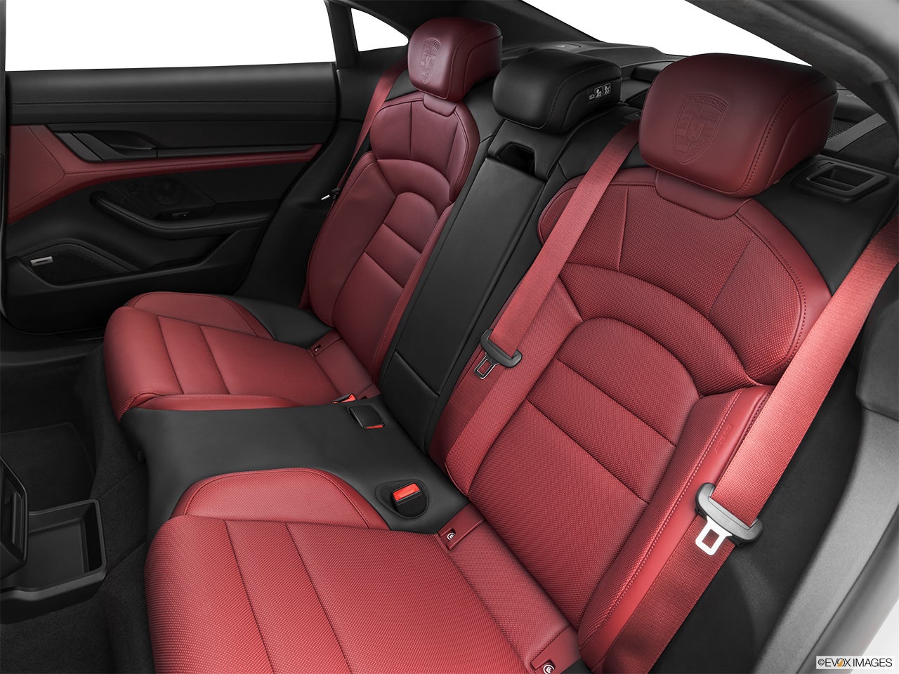 2025 Porsche Taycan photo