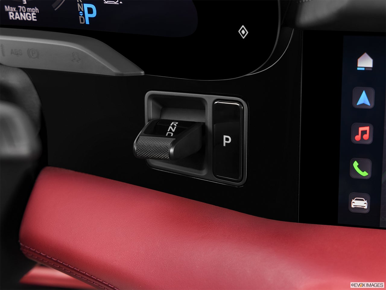 2025 Porsche Taycan photo
