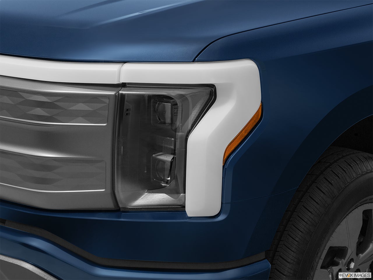 2025 Ford F-150 Lightning photo
