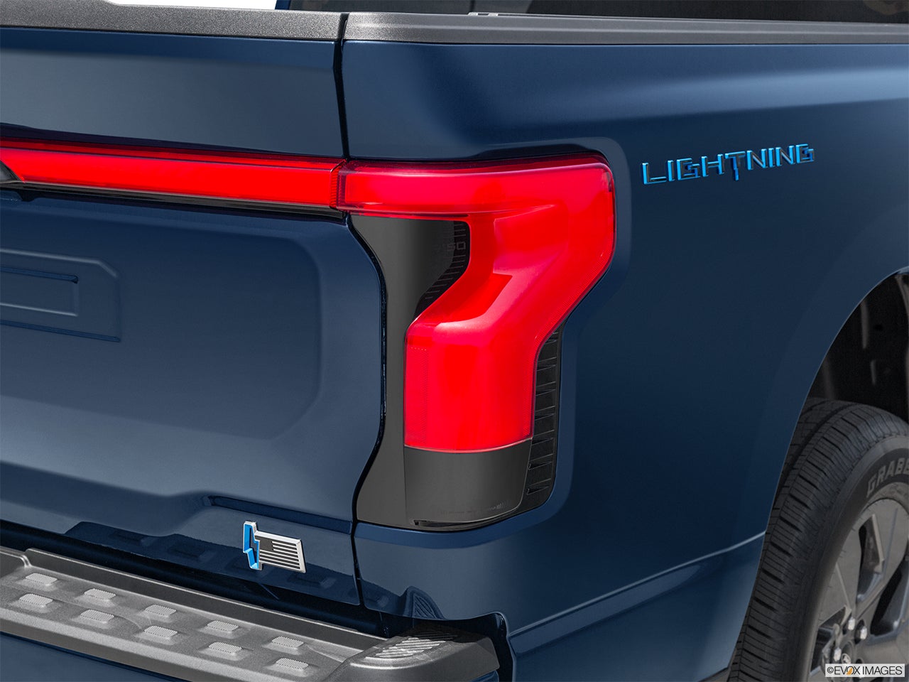 2025 Ford F-150 Lightning photo