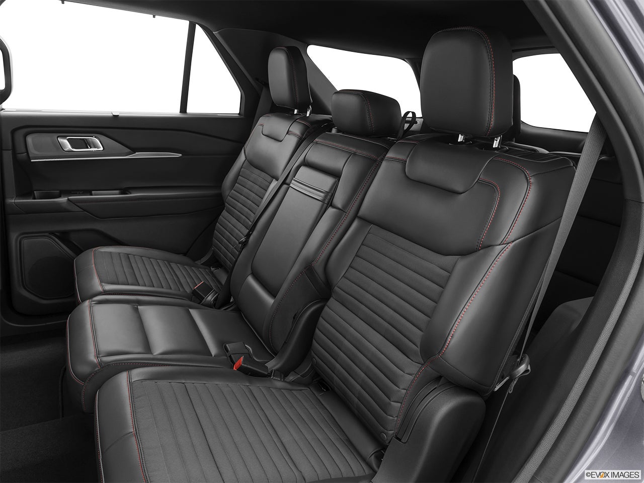 2025 Ford Explorer photo