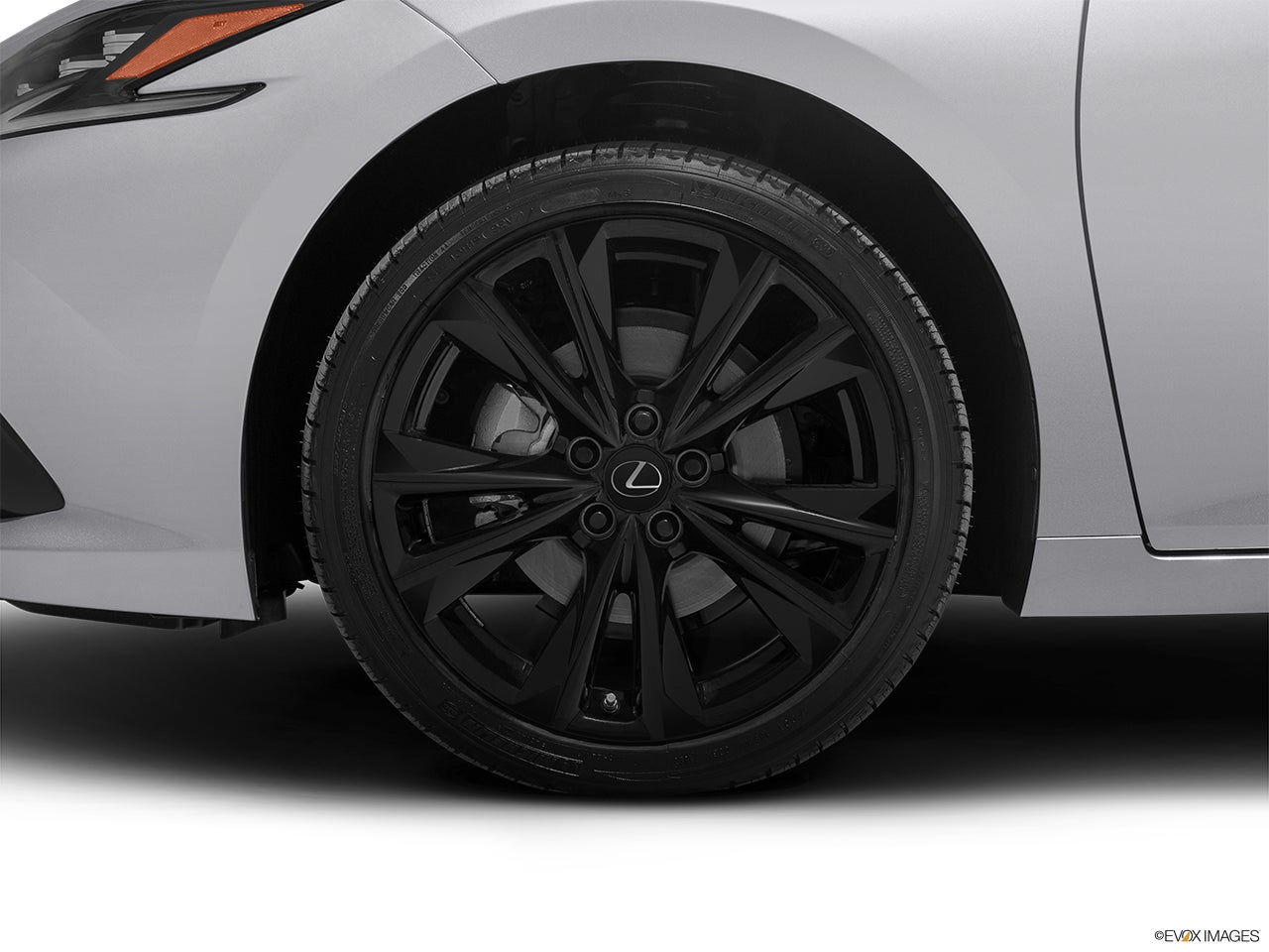2025 Lexus ES 300h photo