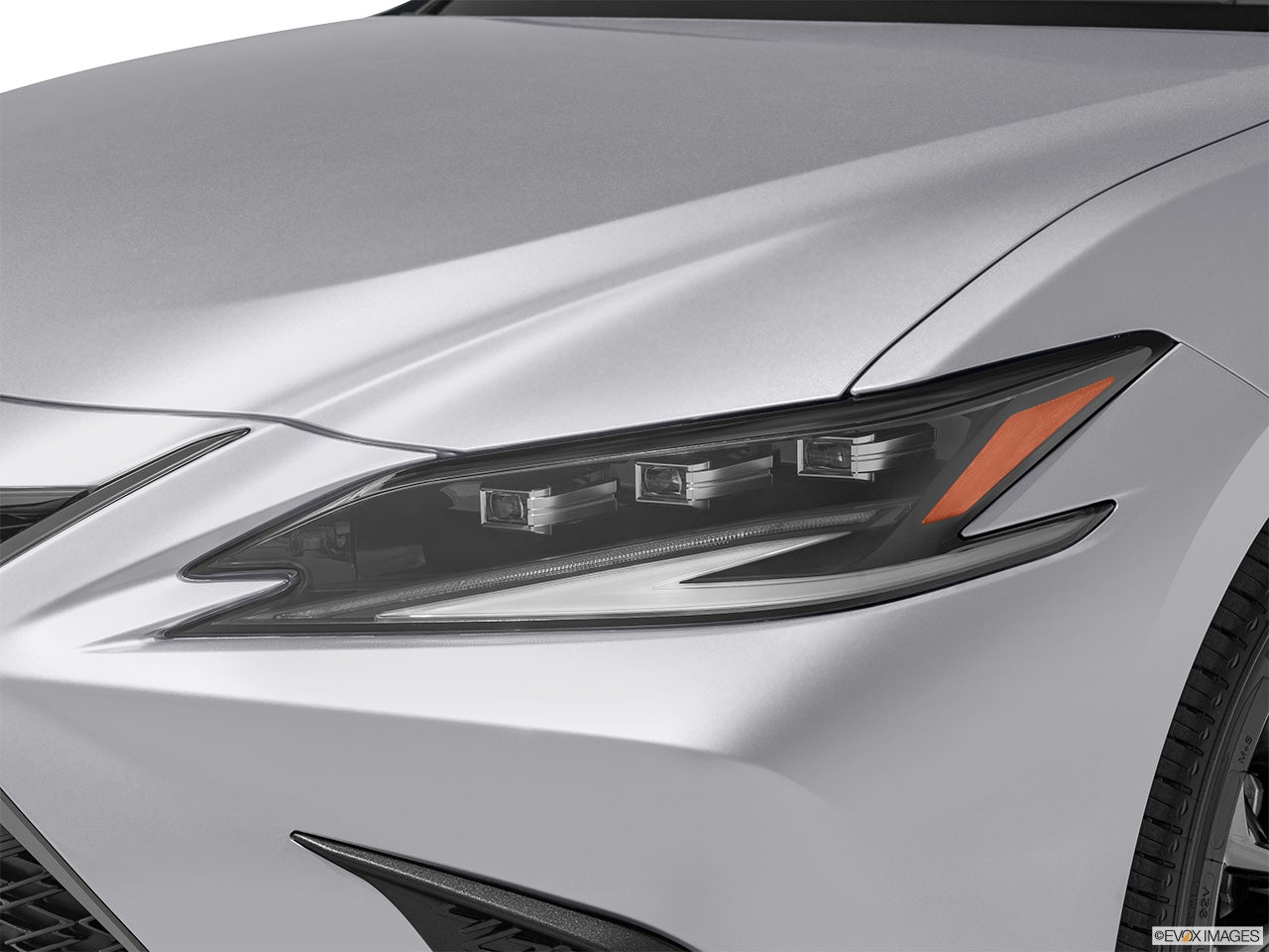 2025 Lexus ES 300h photo