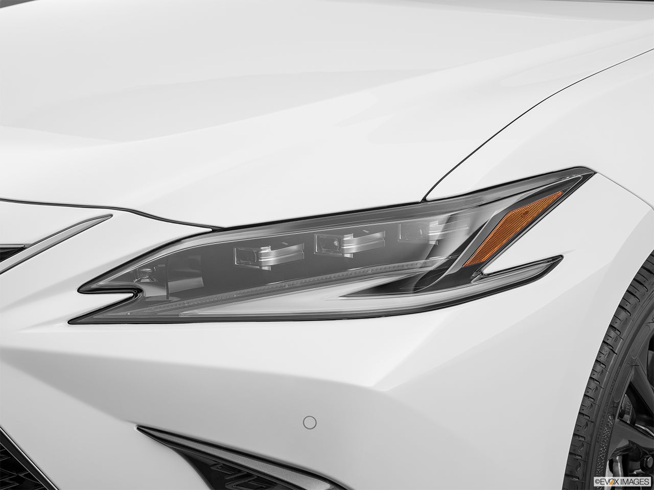 2025 Lexus ES 350 photo