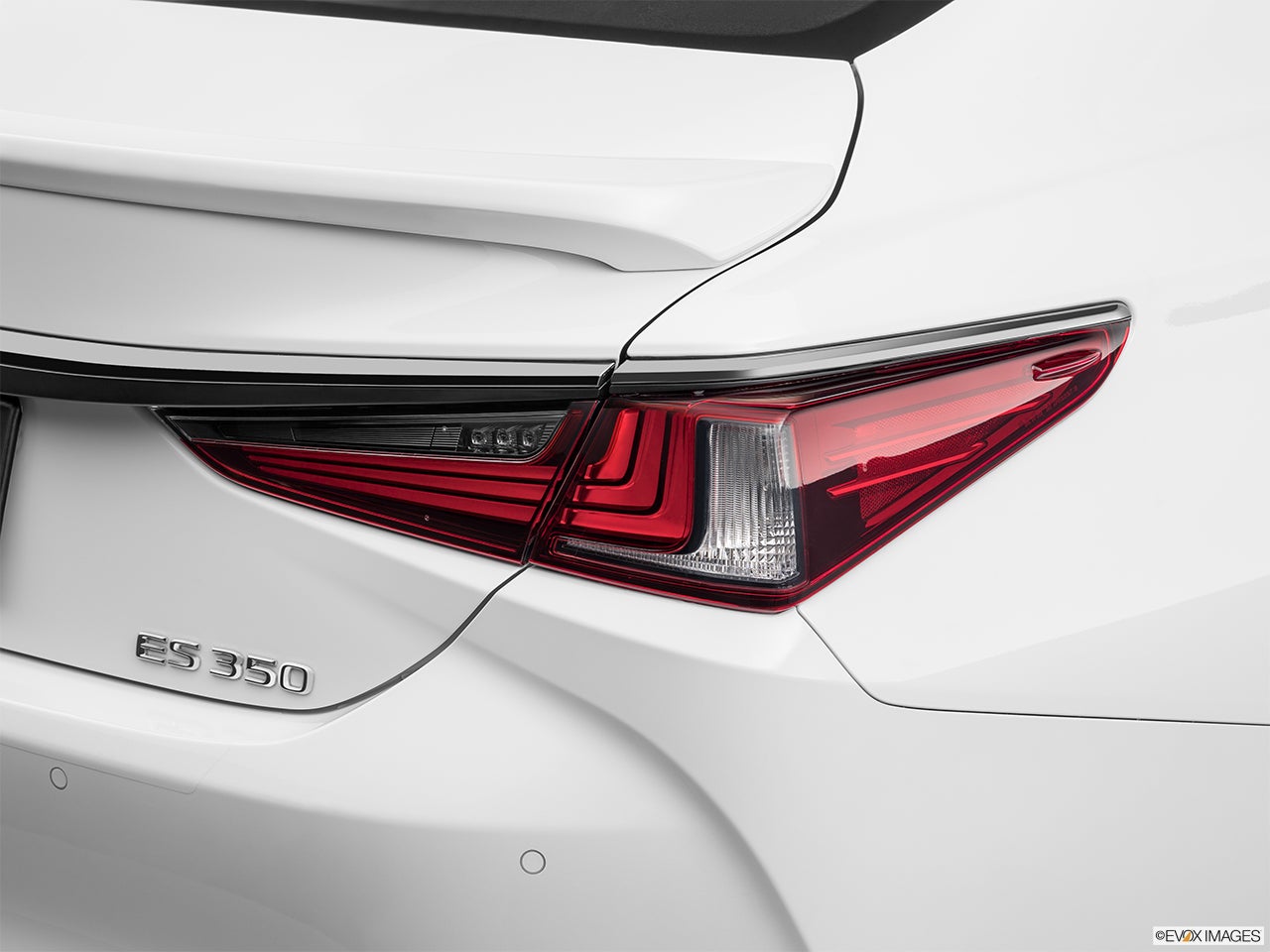 2025 Lexus ES 350 photo