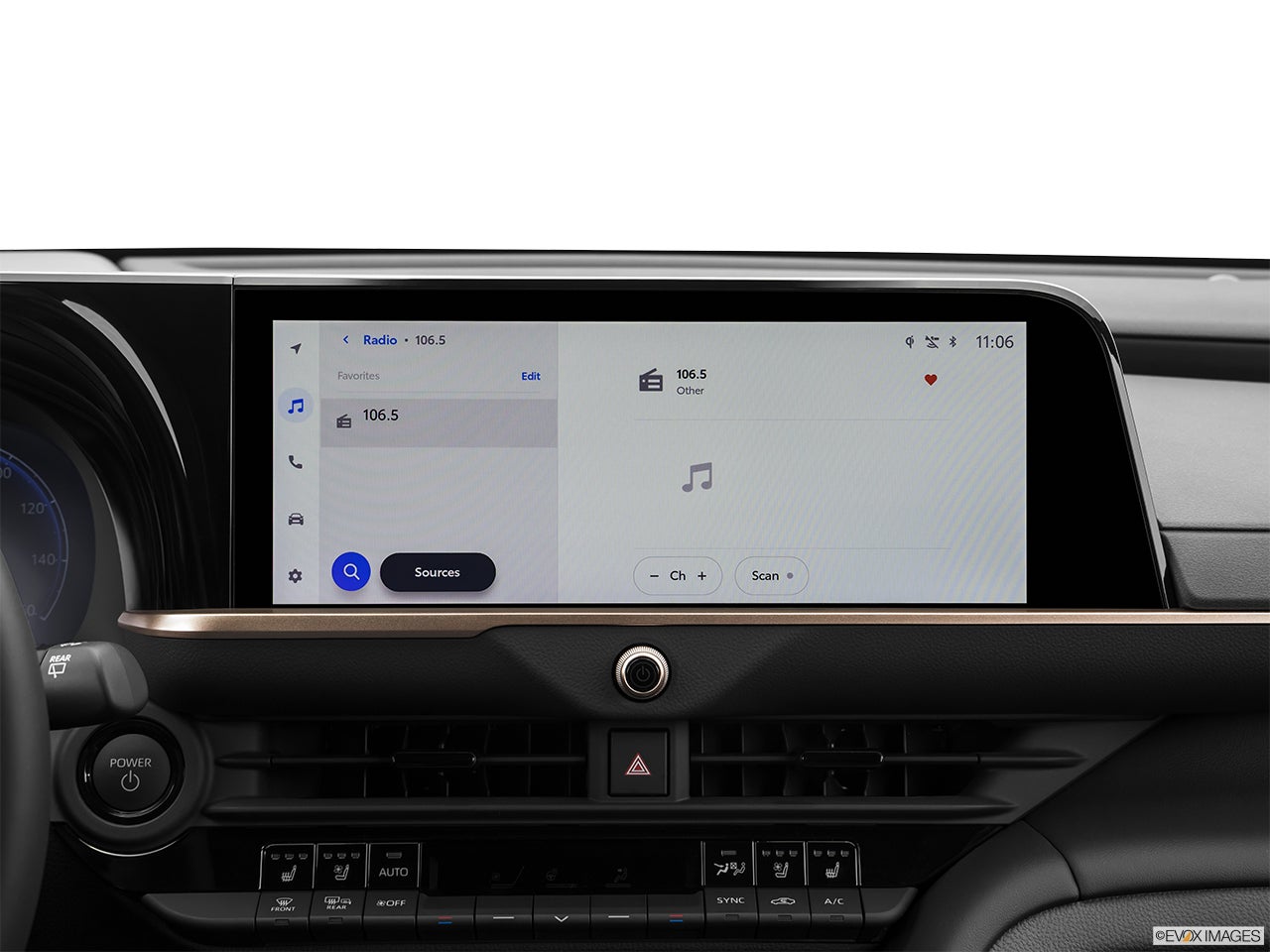 2026 Toyota Crown Signia photo