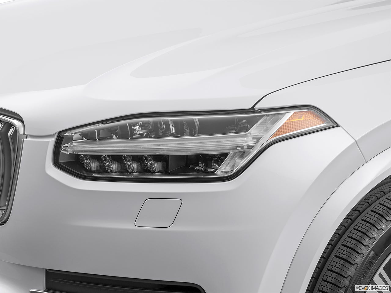 2025 Volvo XC90 photo