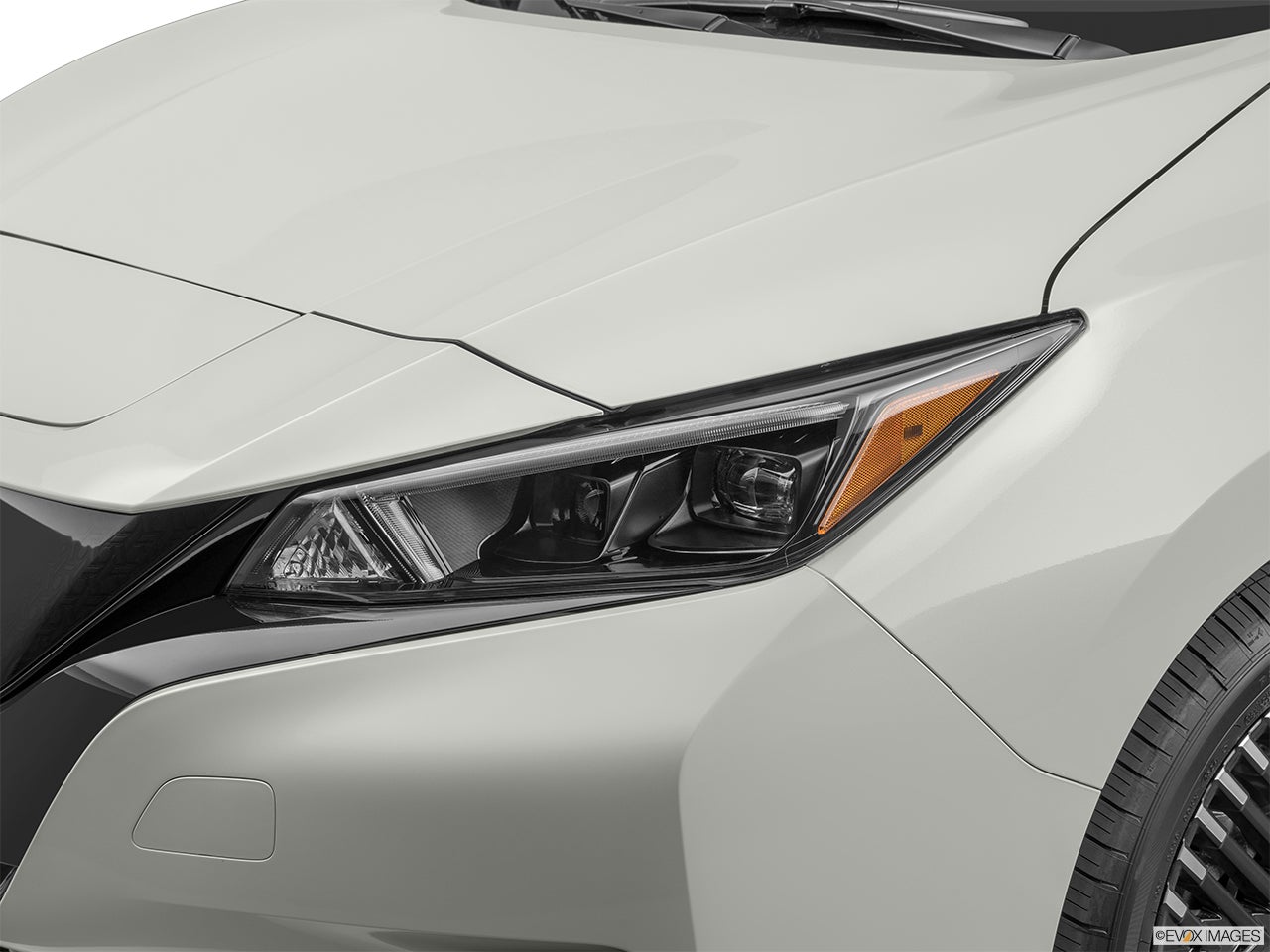 2025 Nissan LEAF photo