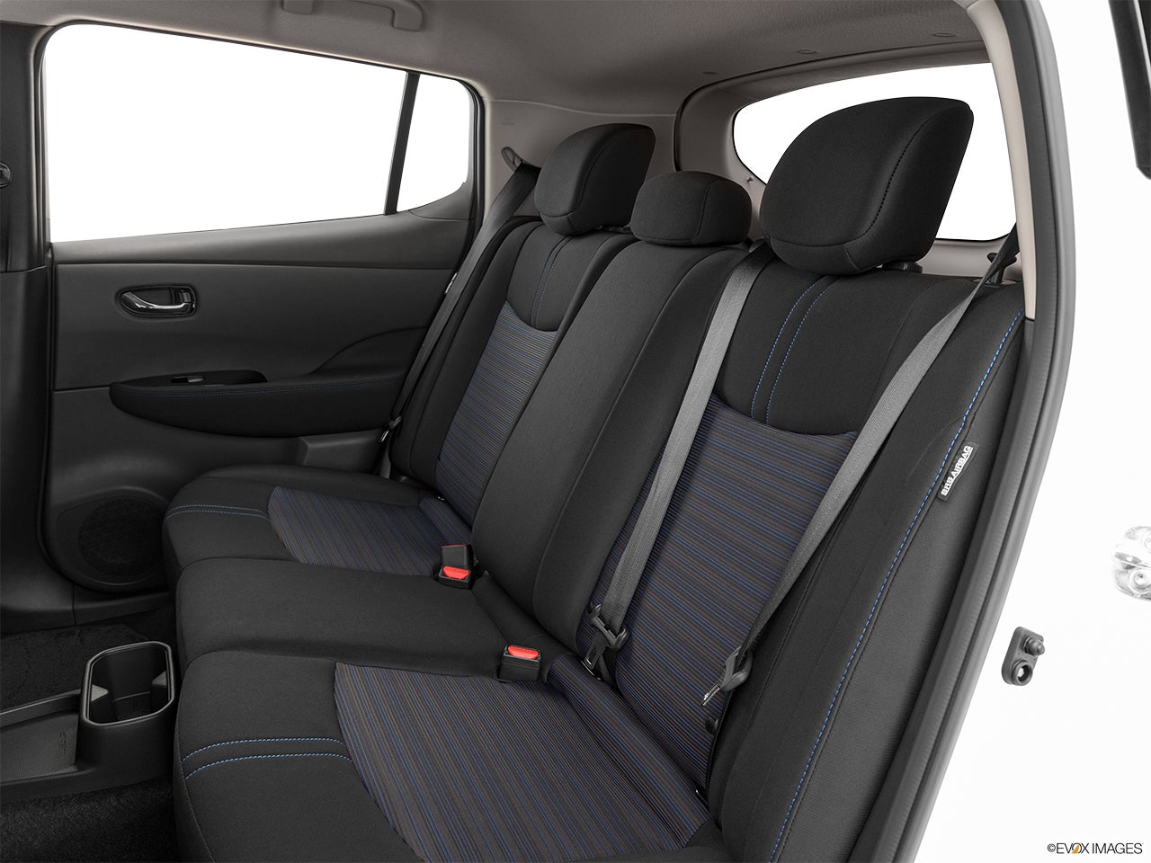 2025 Nissan LEAF photo