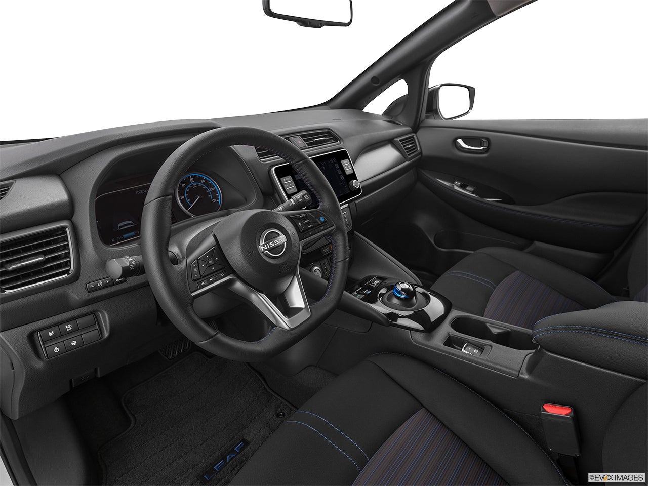 2025 Nissan LEAF photo