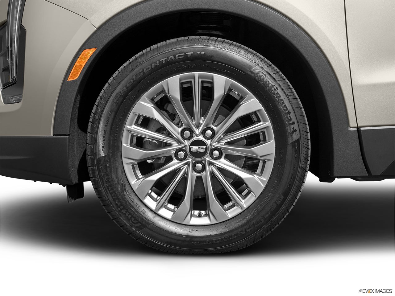 2025 Cadillac XT4 photo