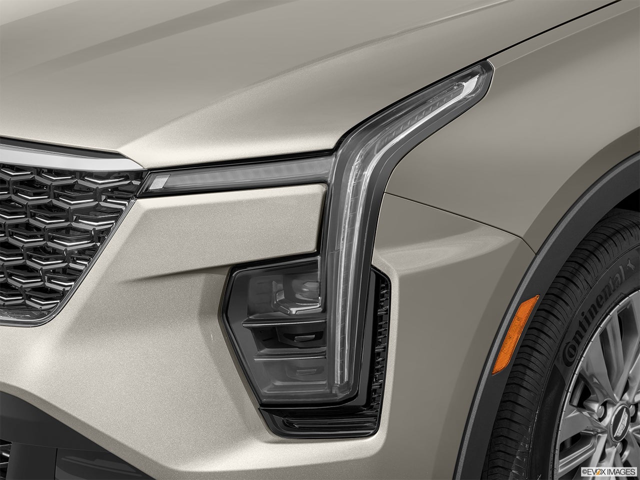 2025 Cadillac XT4 photo