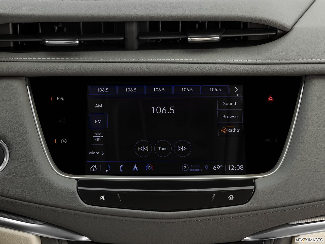 2025 Cadillac XT5 photo