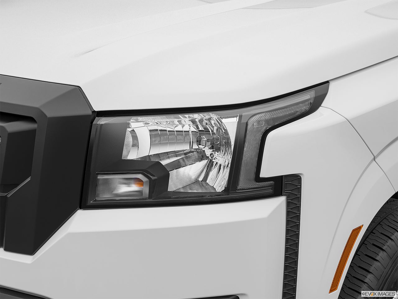 2024 Nissan Frontier photo