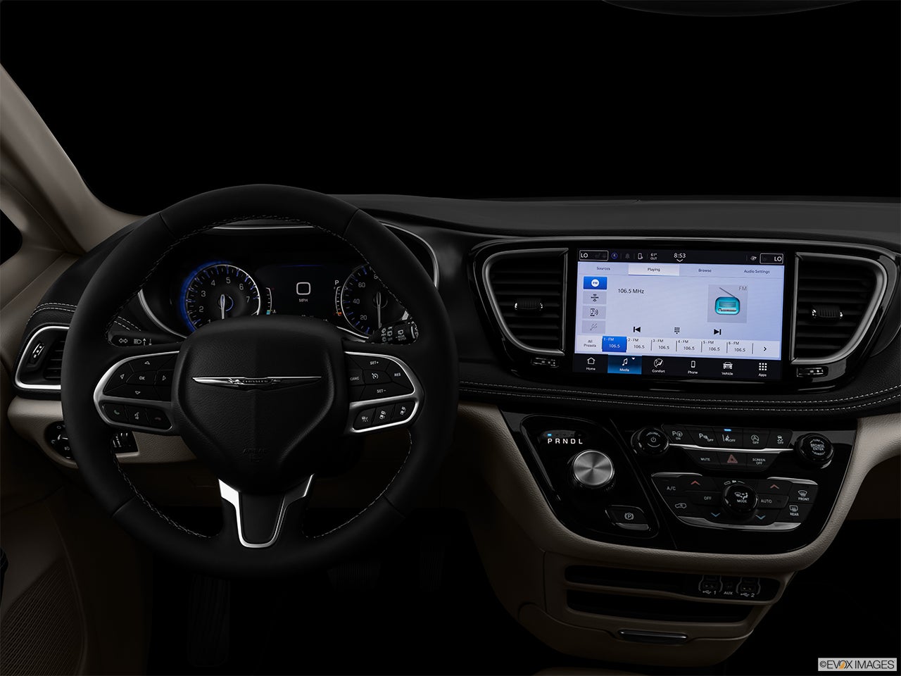 2025 Chrysler Pacifica photo