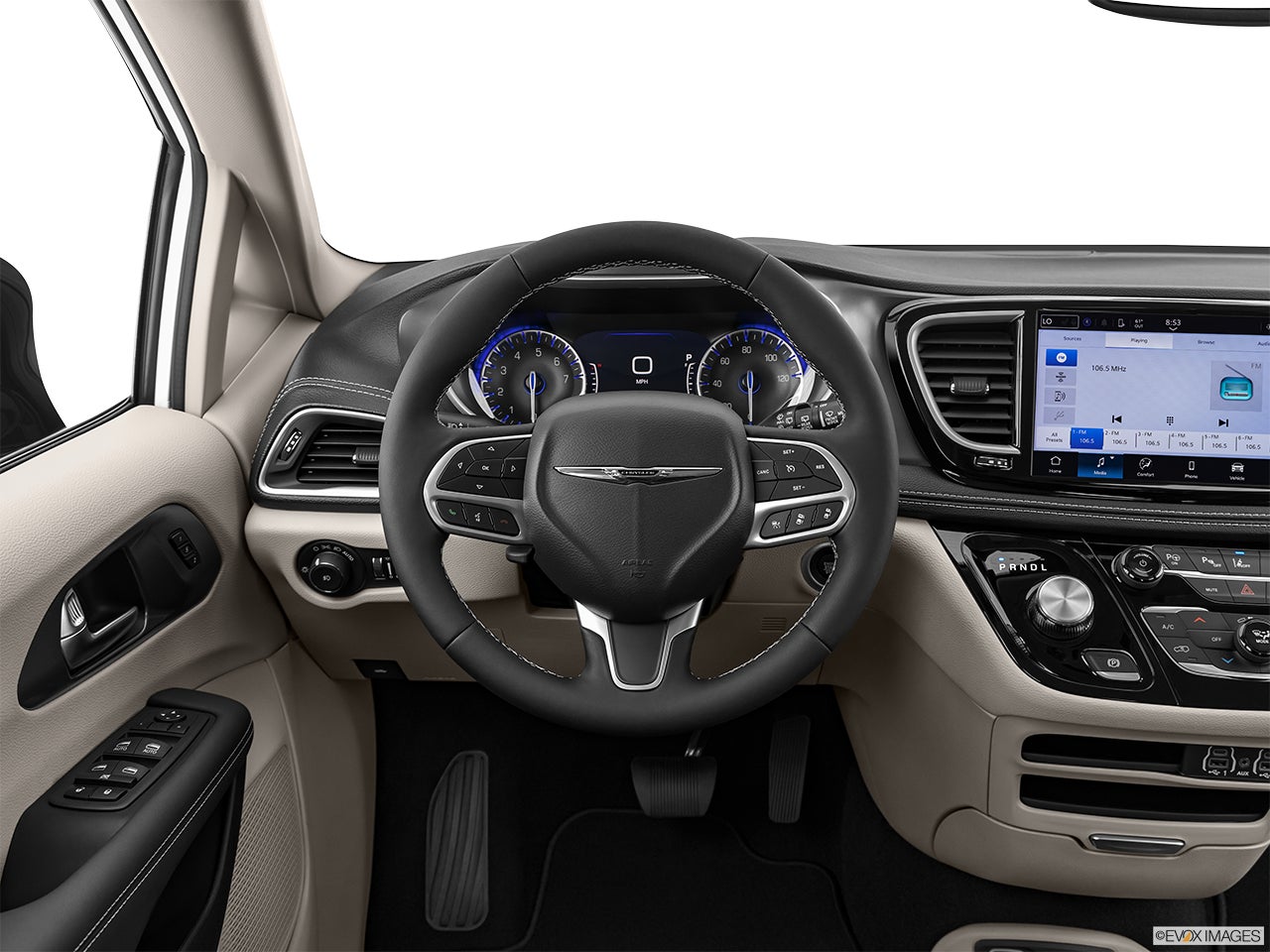 2025 Chrysler Pacifica photo