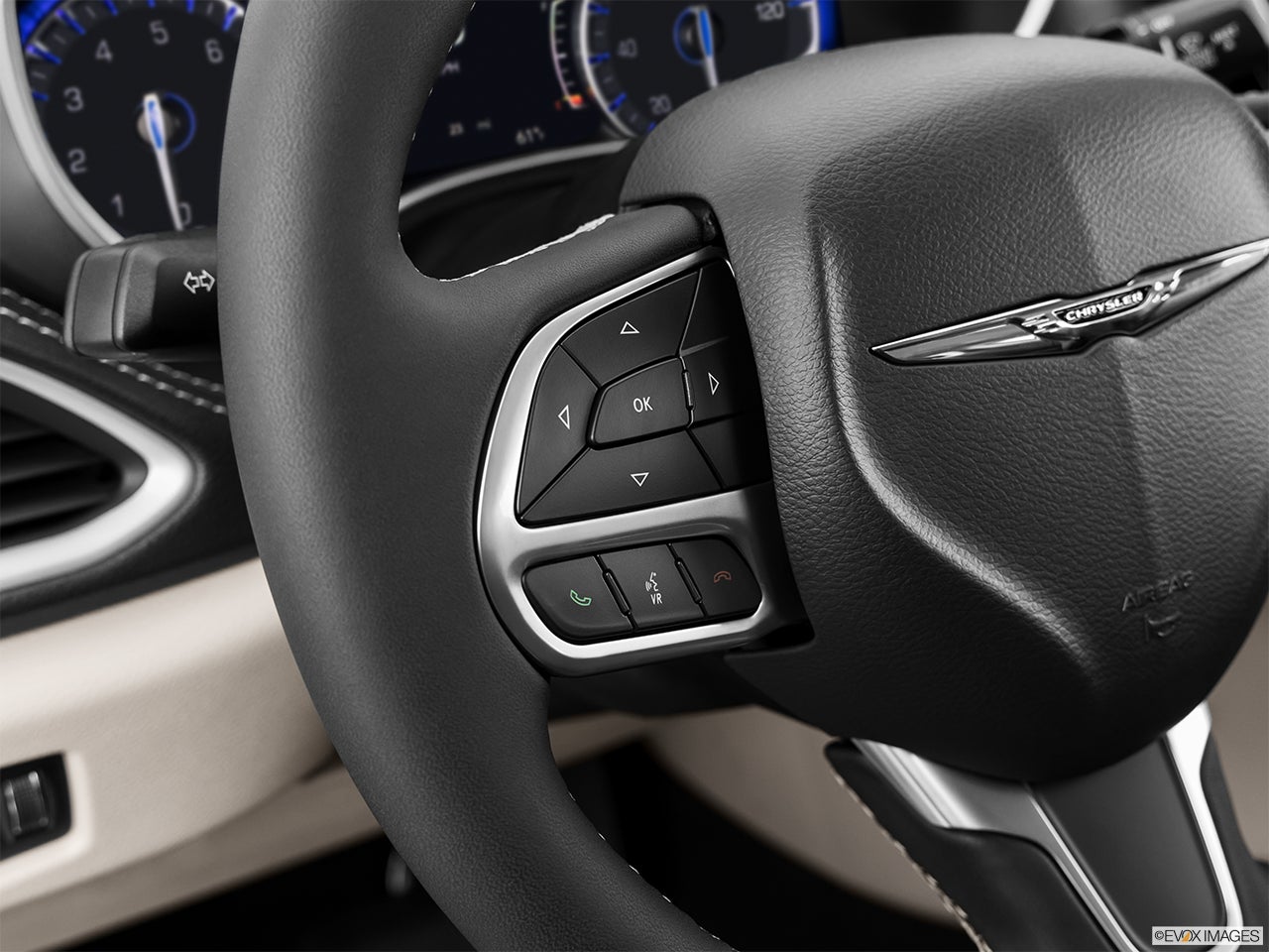 2025 Chrysler Pacifica photo