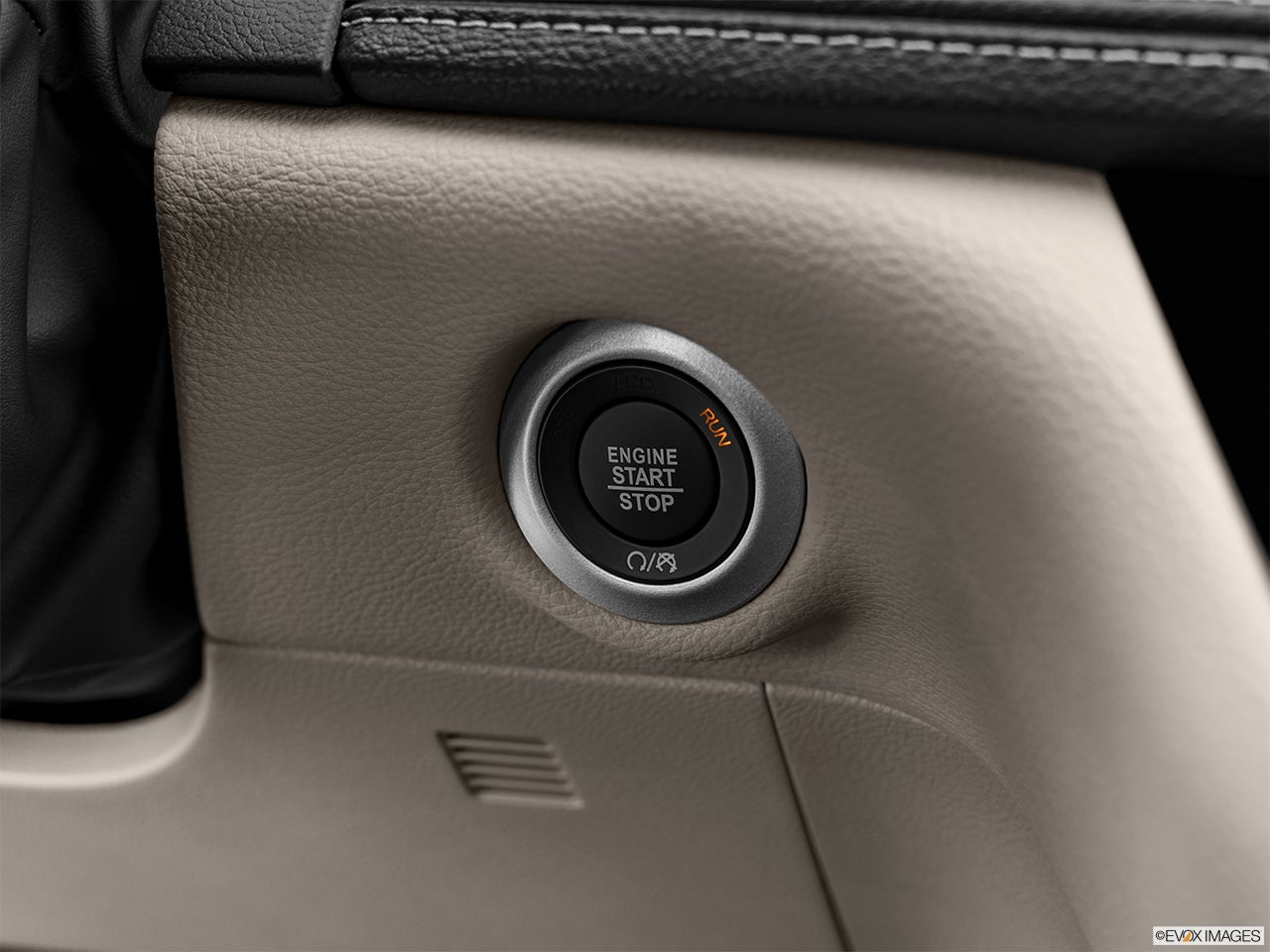 2025 Chrysler Pacifica photo