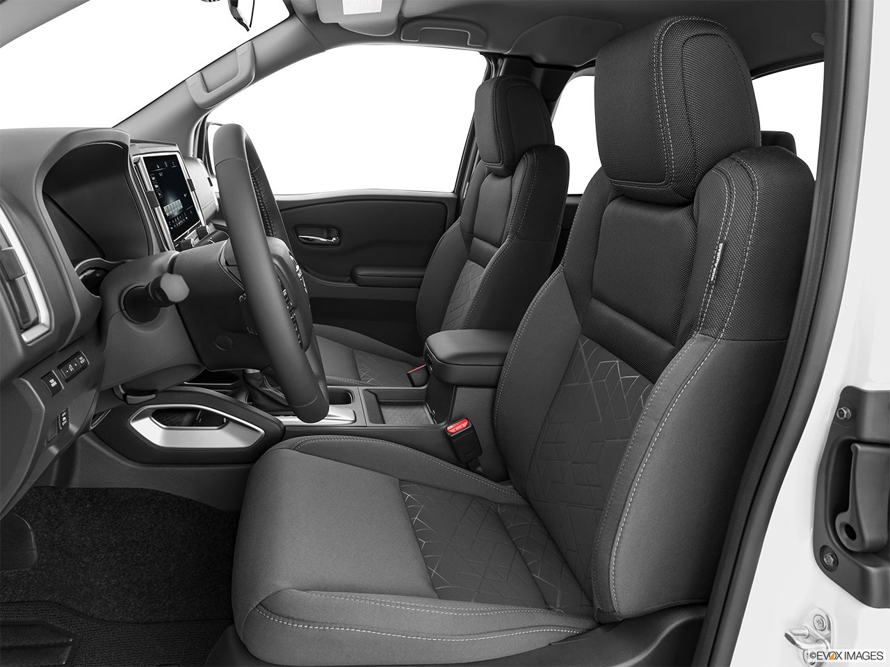 2025 Nissan Frontier photo