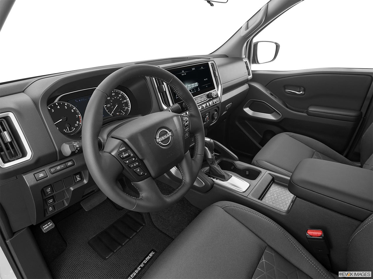 2025 Nissan Frontier photo