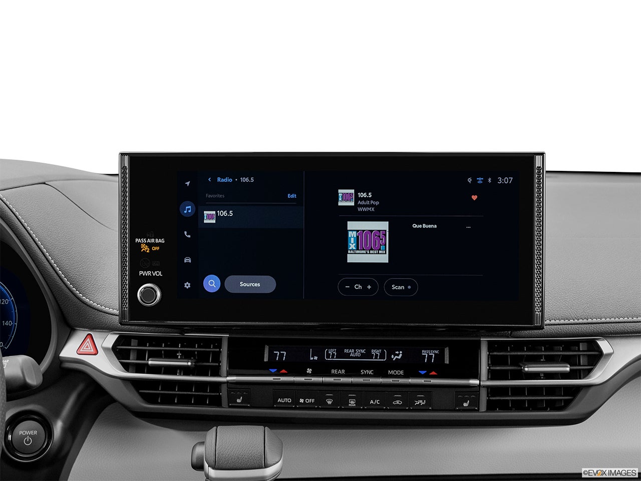 2025 Toyota Sienna photo