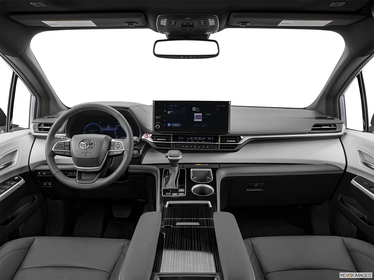 2025 Toyota Sienna photo