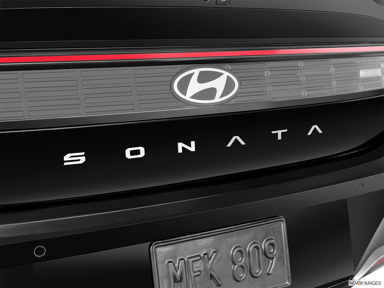 2024 Hyundai SONATA Hybrid photo