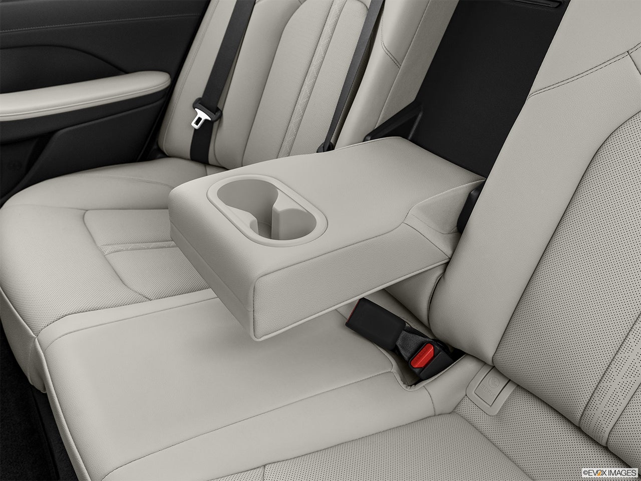 2024 Hyundai SONATA Hybrid photo