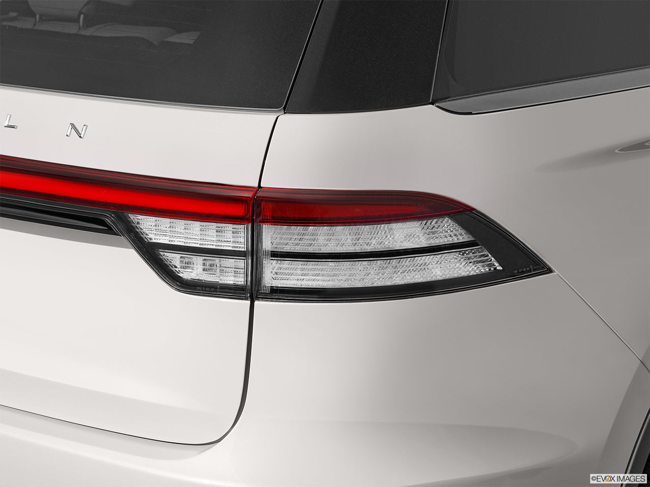 2025 Lincoln Aviator photo