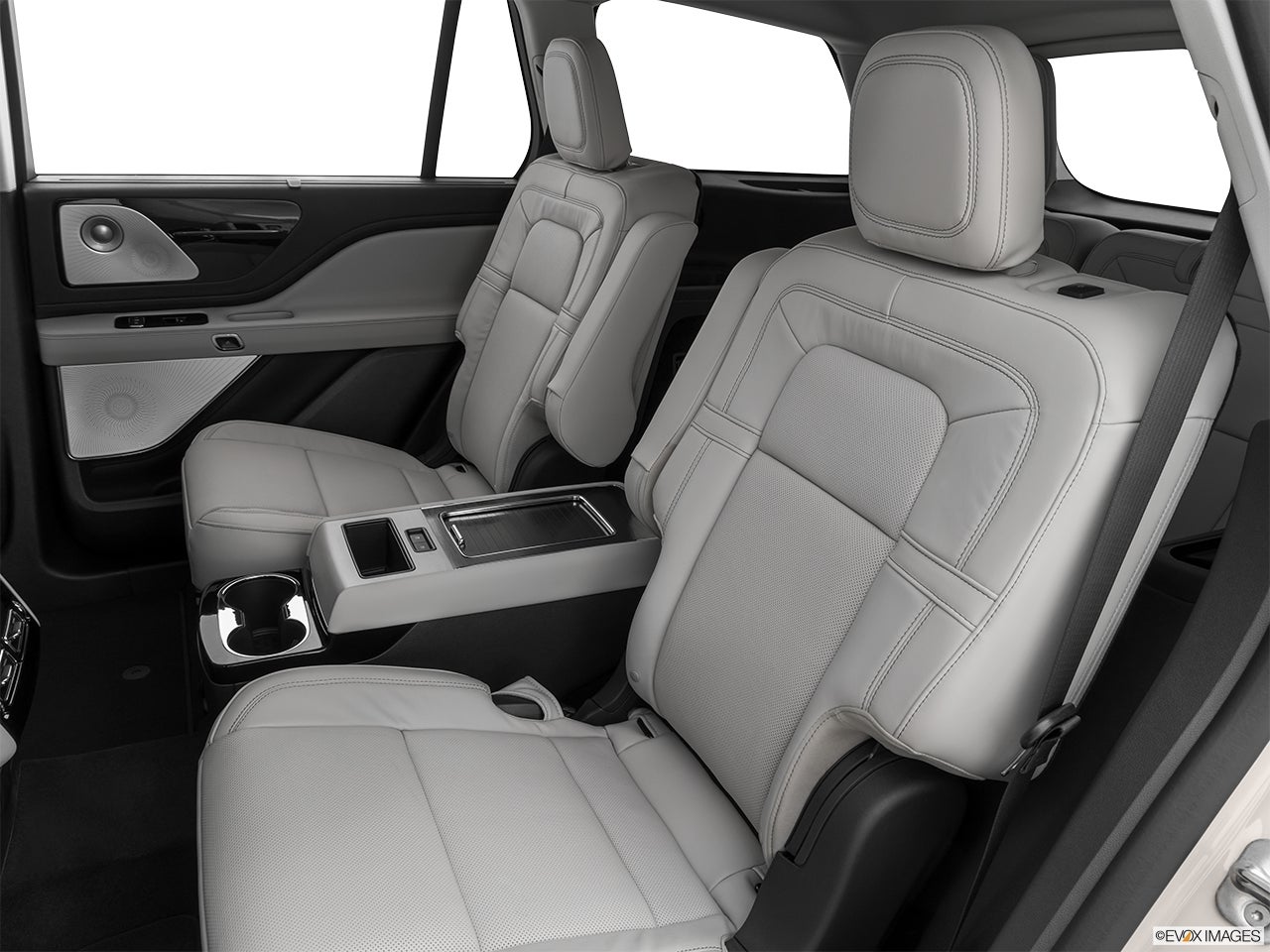 2025 Lincoln Aviator photo