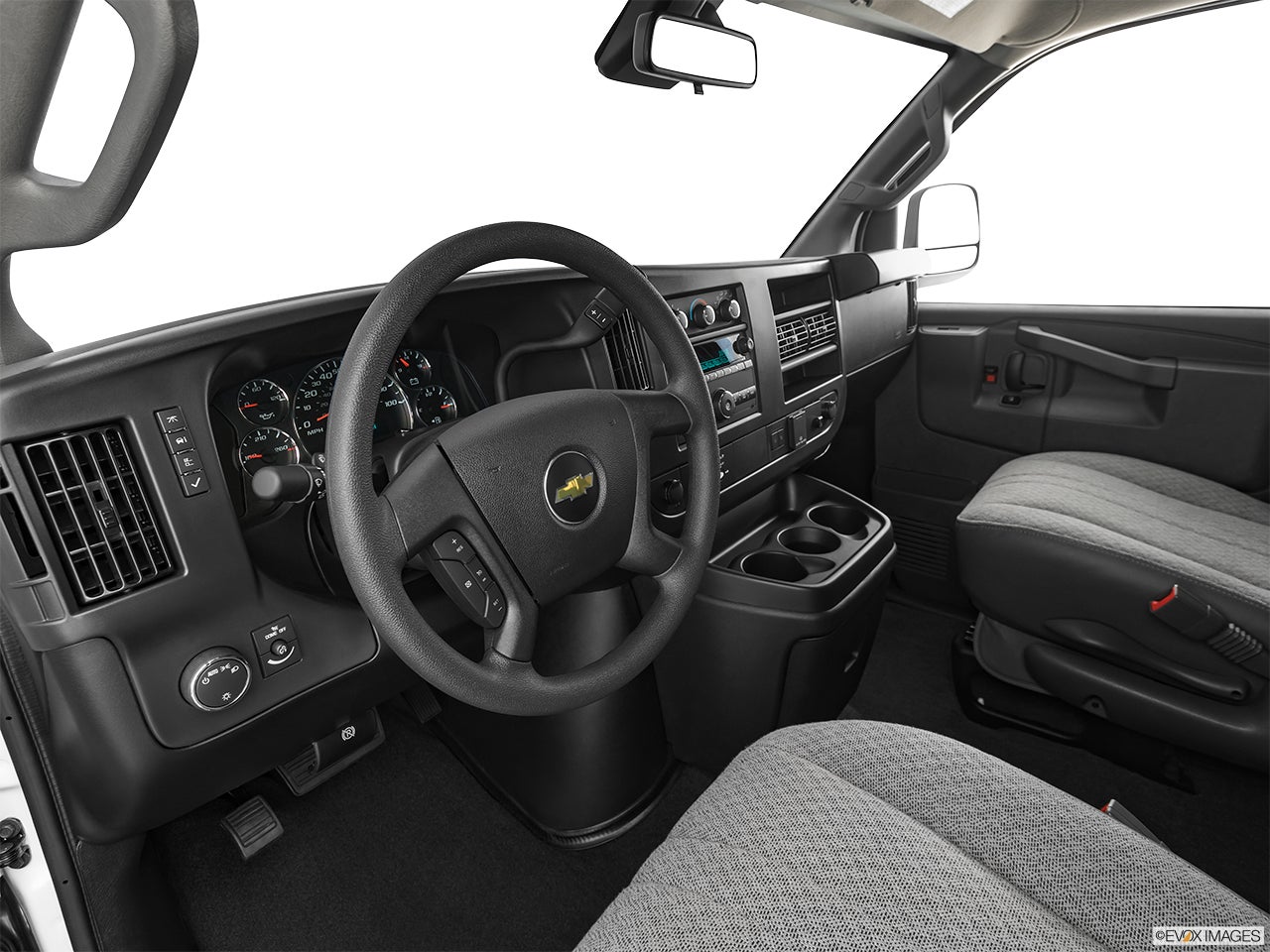 2026 Chevrolet Express photo