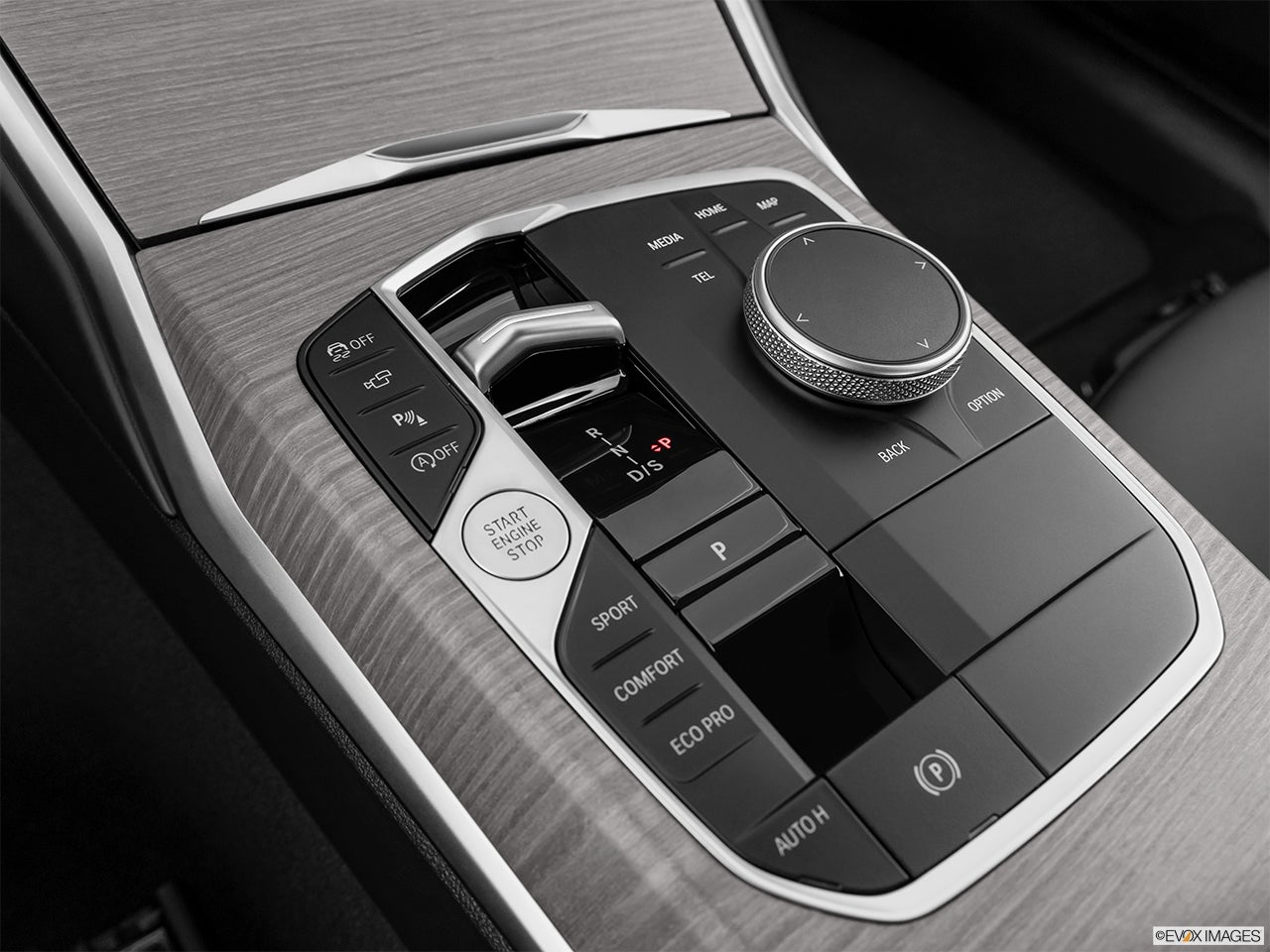 2025 BMW 3 Series photo