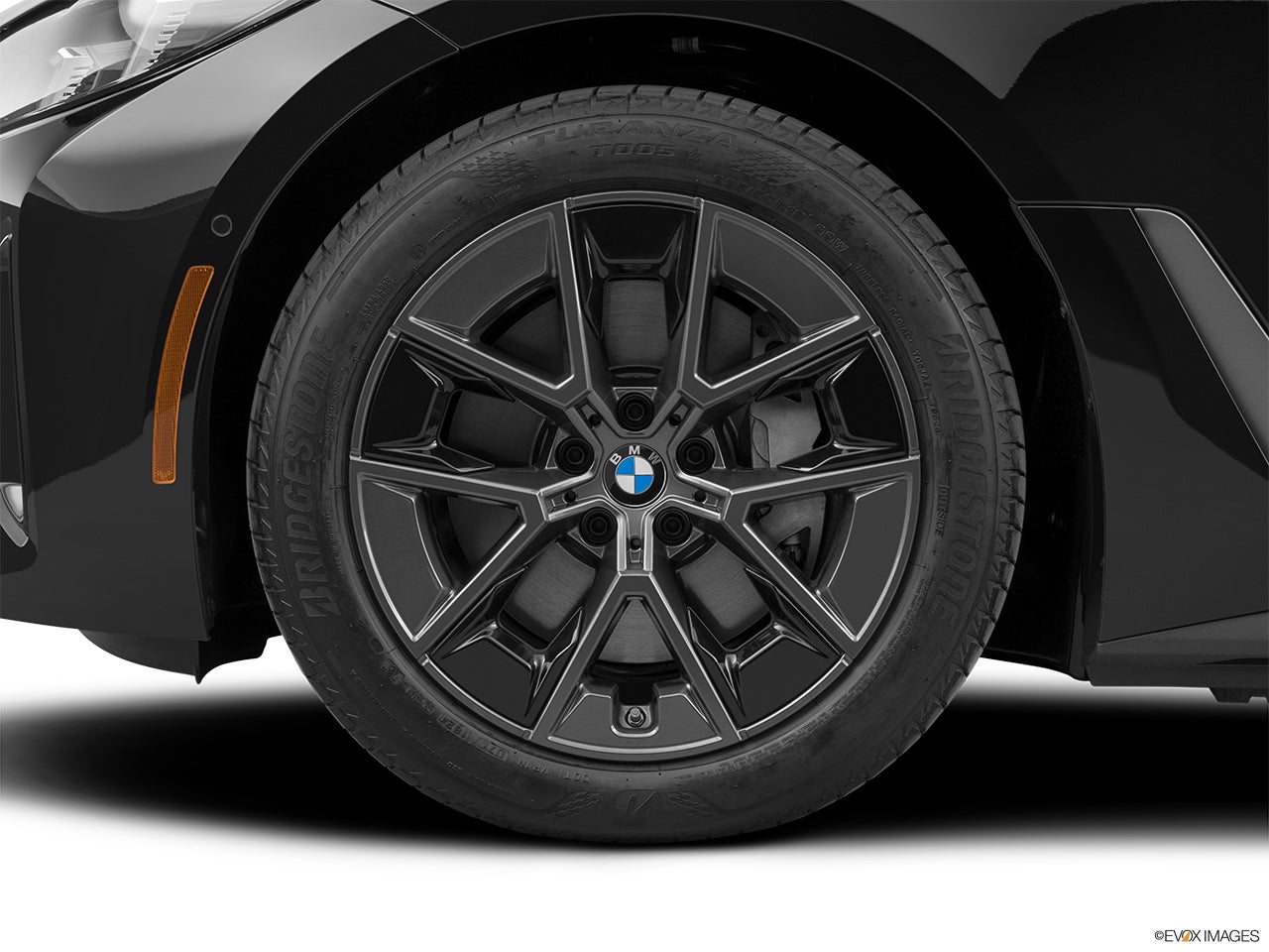2025 BMW i4 photo