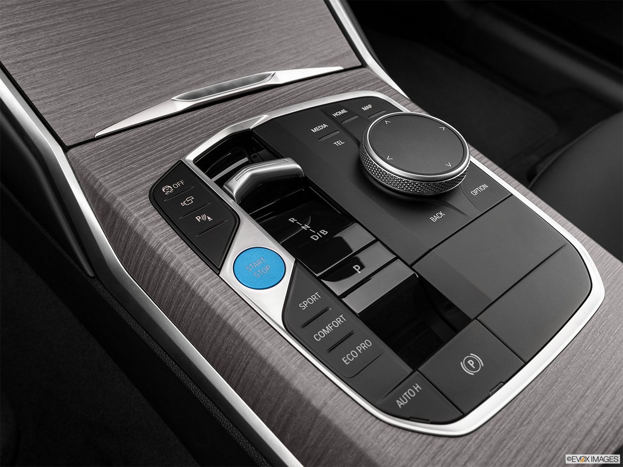 2025 BMW i4 photo