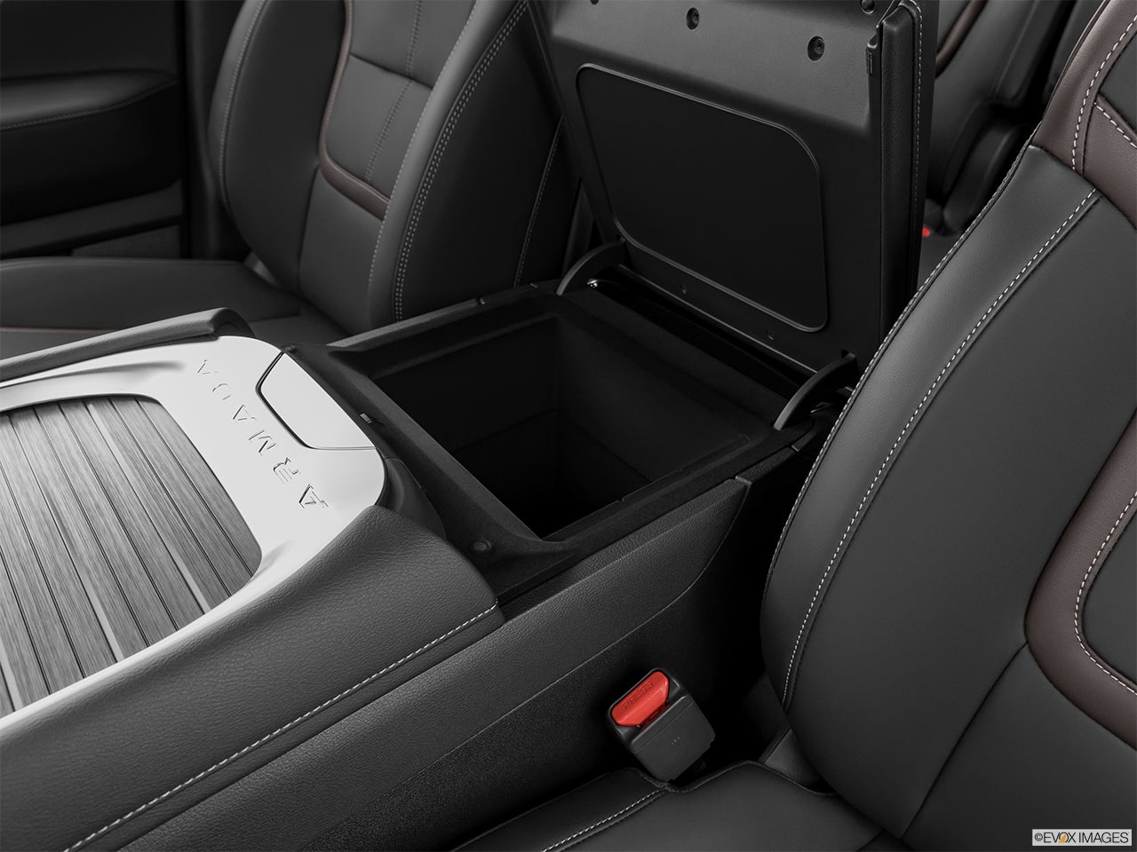 2025 Nissan Armada photo