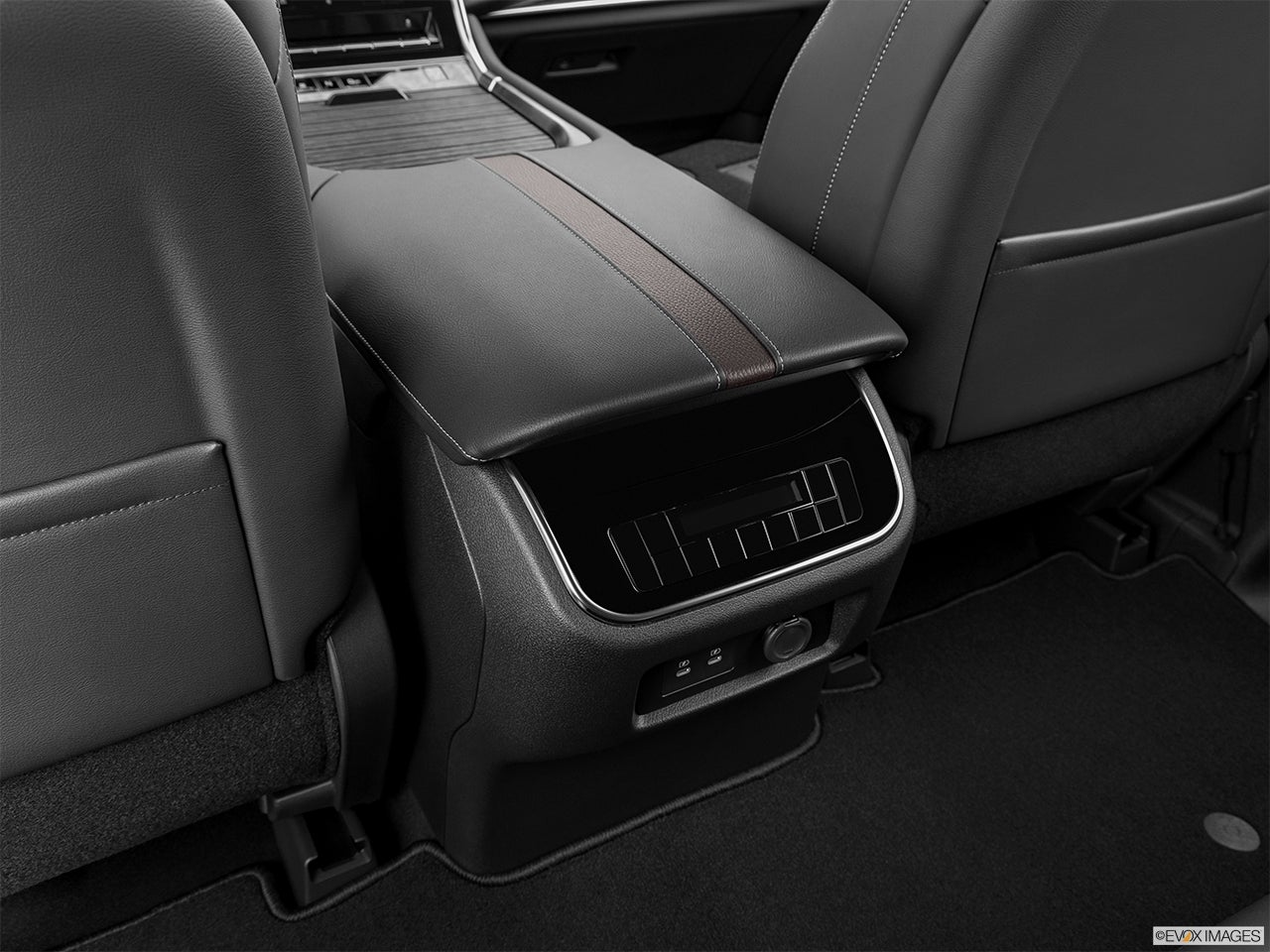 2025 Nissan Armada photo