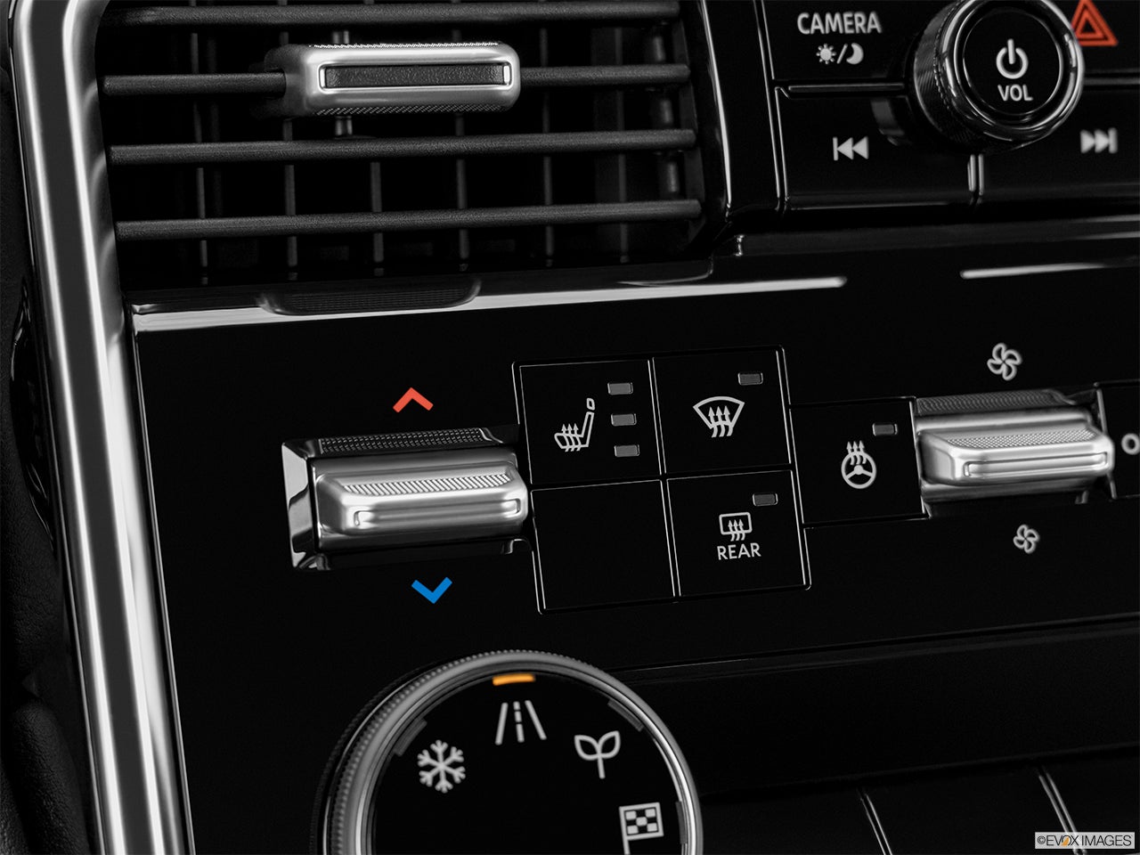 2025 Nissan Armada photo