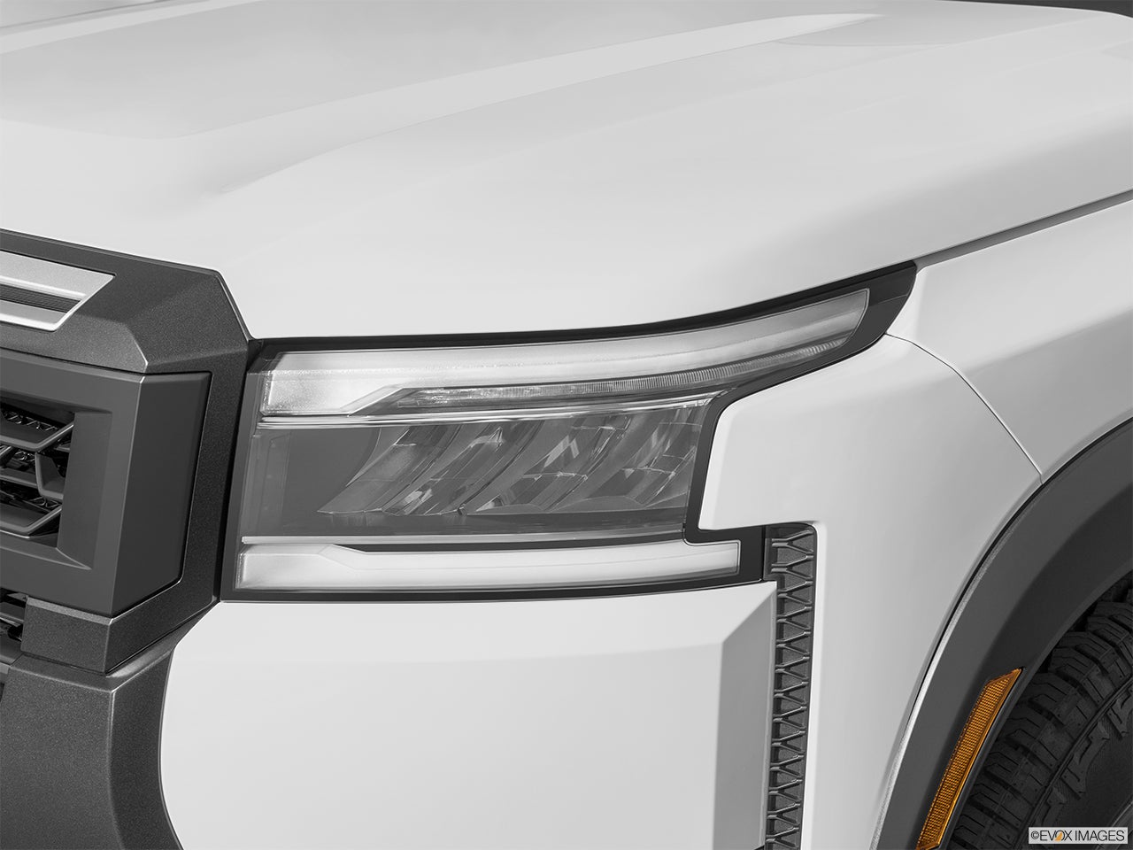 2025 Nissan Frontier photo