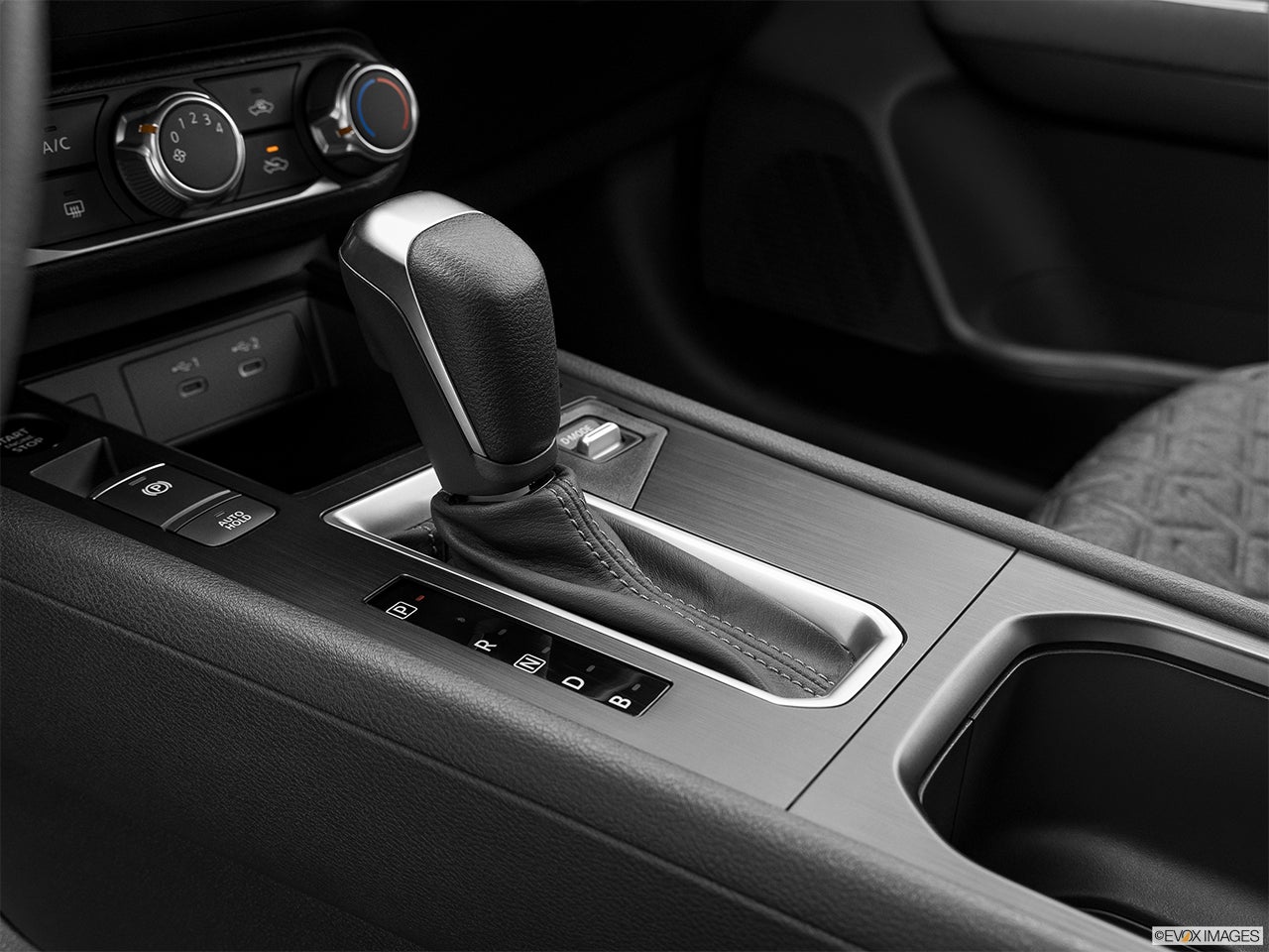 2026 Nissan Kicks photo