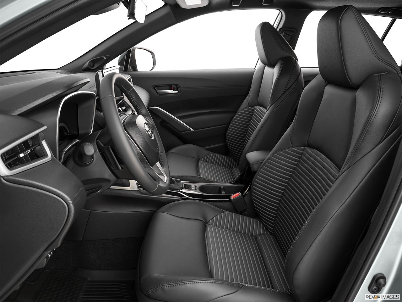 2025 Toyota Corolla Cross Hybrid photo