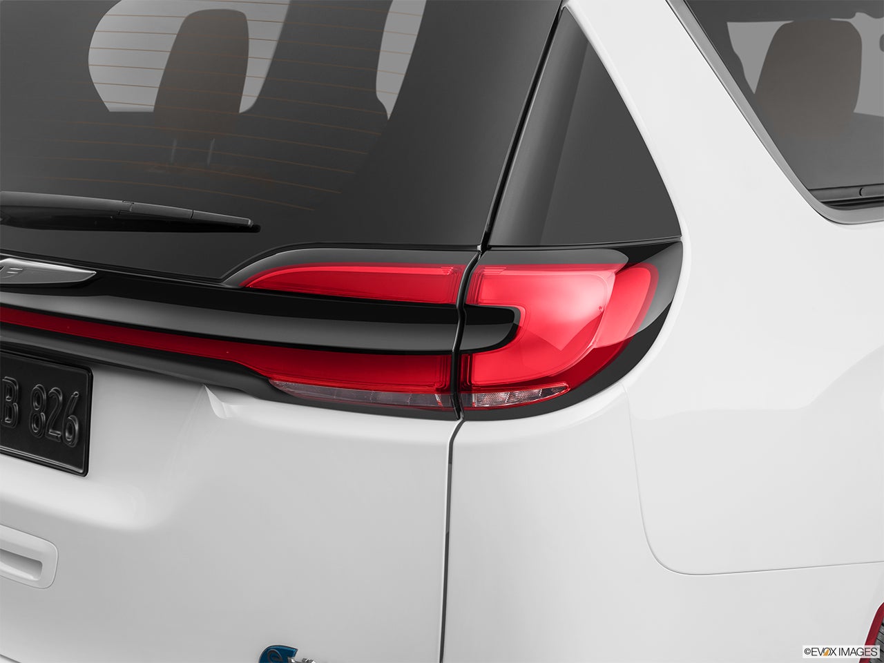 2026 Chrysler Pacifica Plug-In Hybrid photo