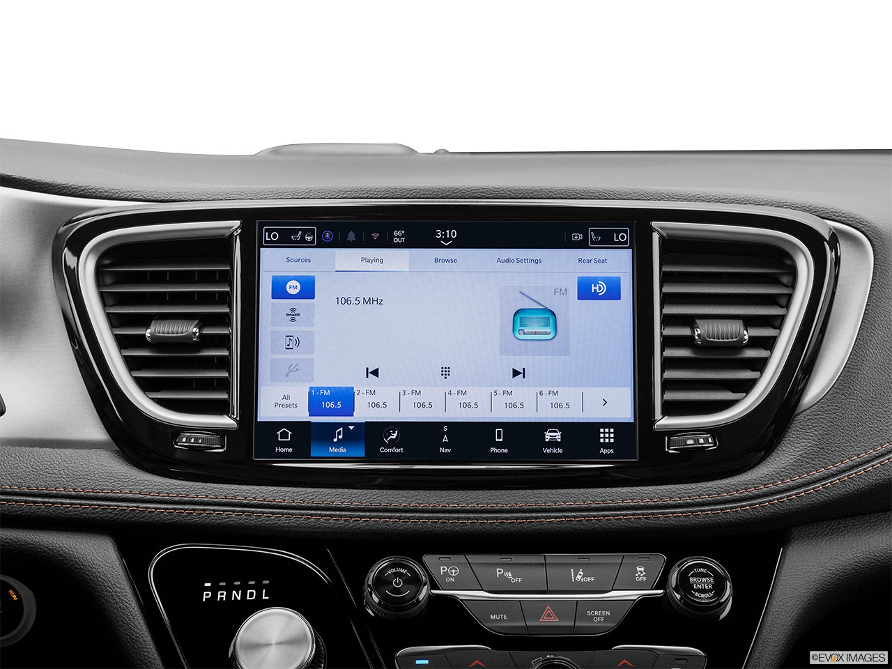 2026 Chrysler Pacifica Plug-In Hybrid photo