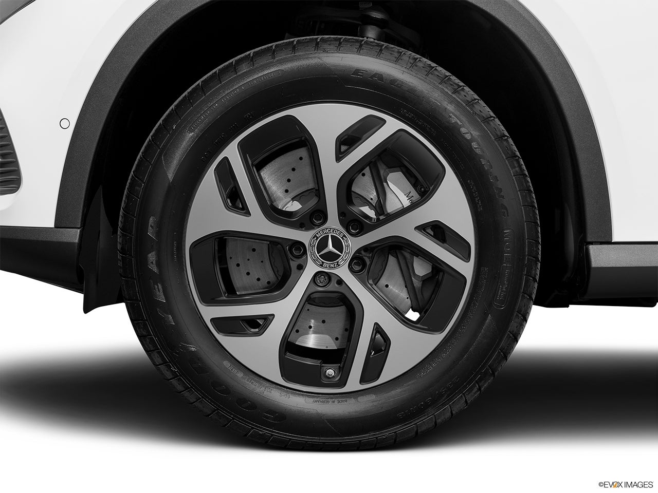 2026 Mercedes-Benz GLC photo