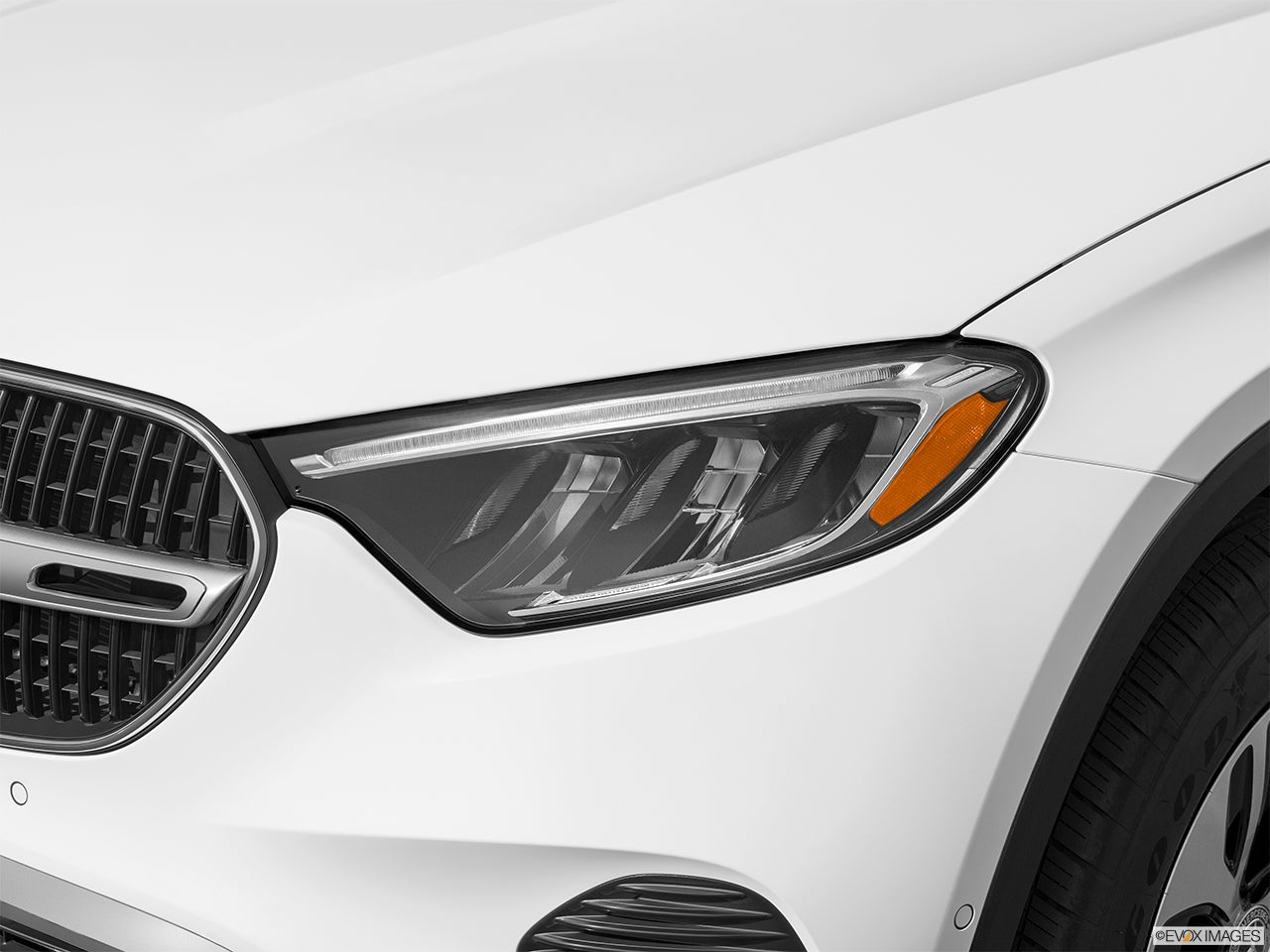 2026 Mercedes-Benz GLC photo