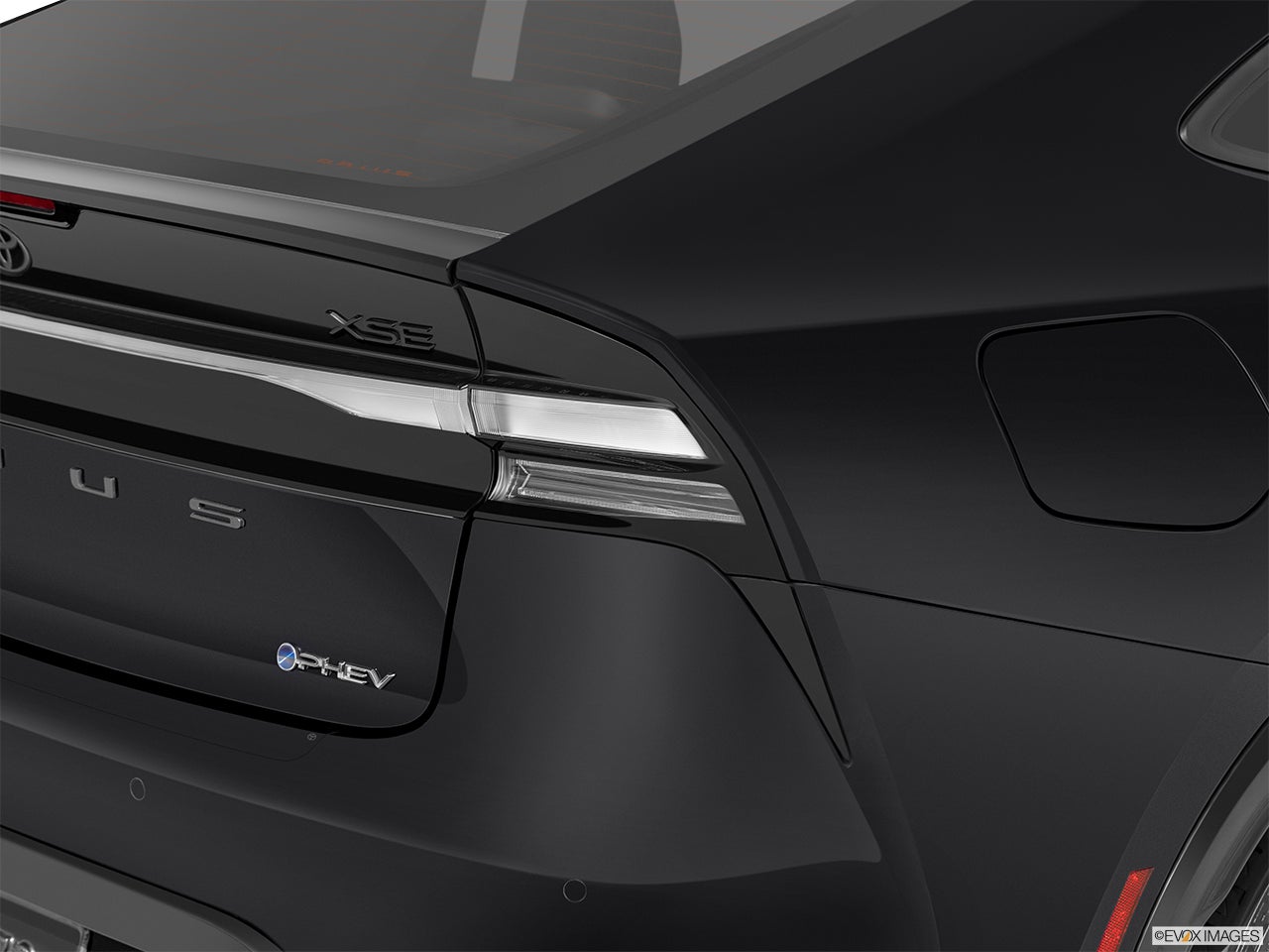 2025 Toyota Prius Plug-in Hybrid photo