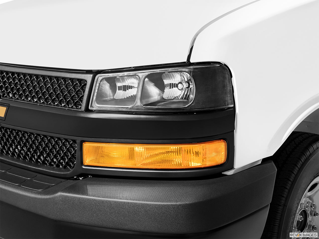 2025 Chevrolet Express photo