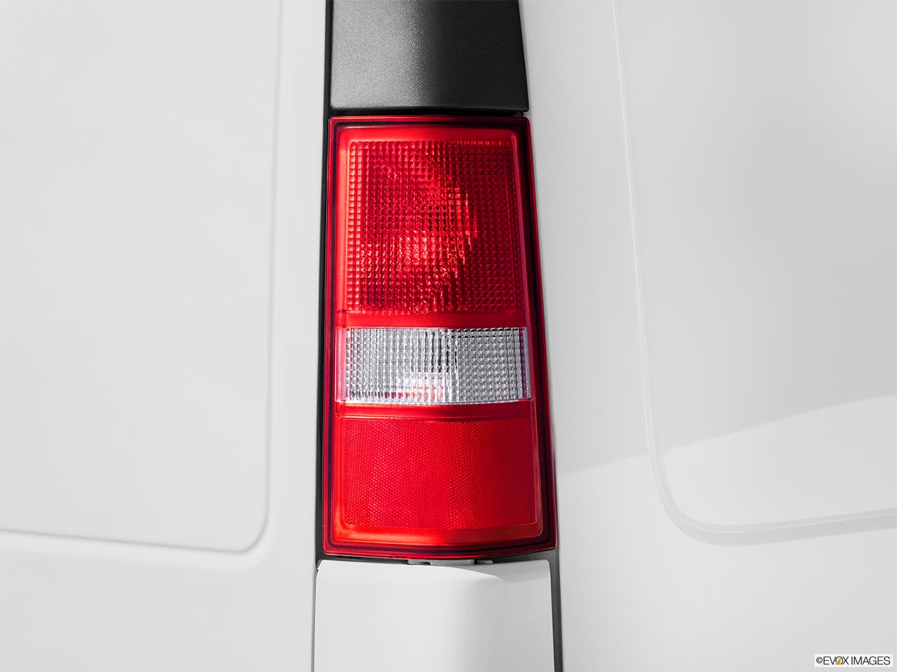 2025 Chevrolet Express photo